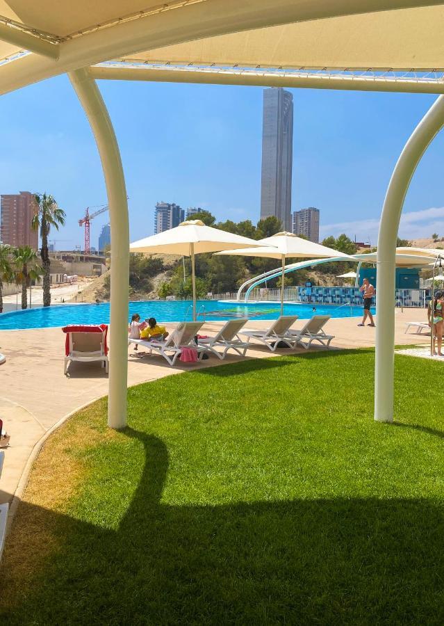 Sunset Waves Sea View Apartments بينايدورم المظهر الخارجي الصورة