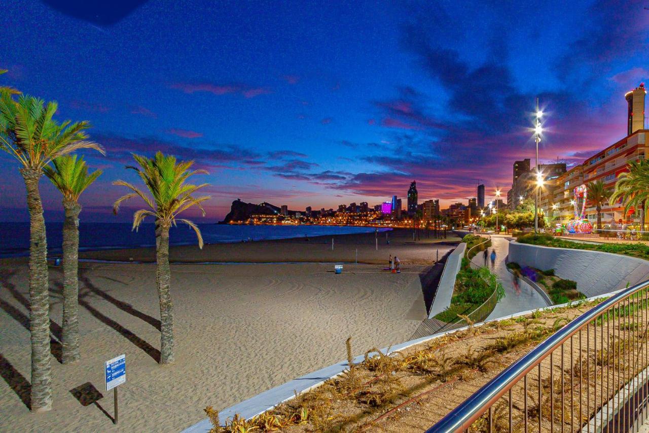 Sunset Waves Sea View Apartments بينايدورم المظهر الخارجي الصورة