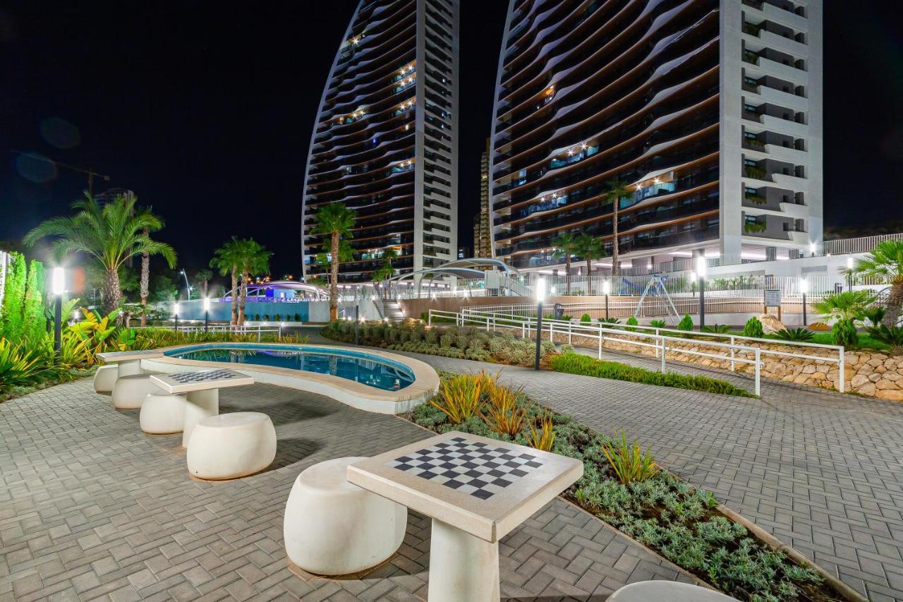 Sunset Waves Sea View Apartments بينايدورم المظهر الخارجي الصورة