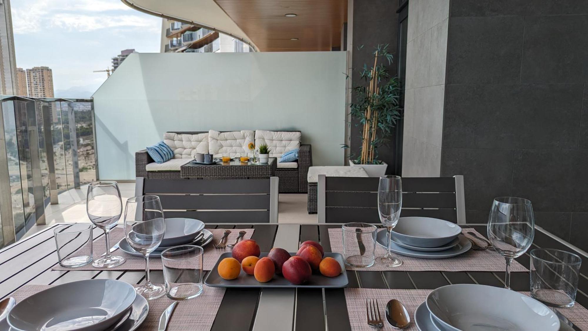 Sunset Waves Sea View Apartments بينايدورم المظهر الخارجي الصورة