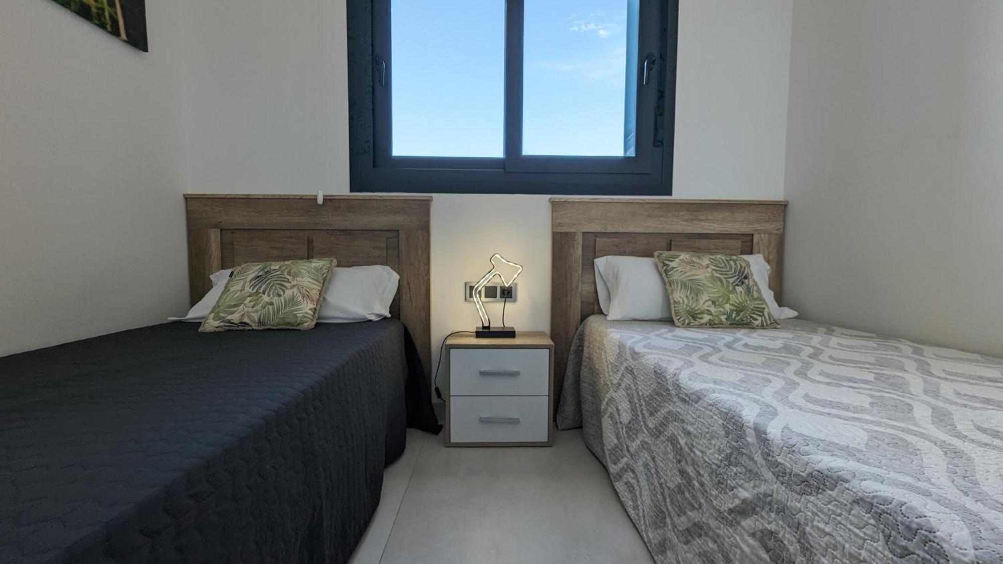 Sunset Waves Sea View Apartments بينايدورم المظهر الخارجي الصورة