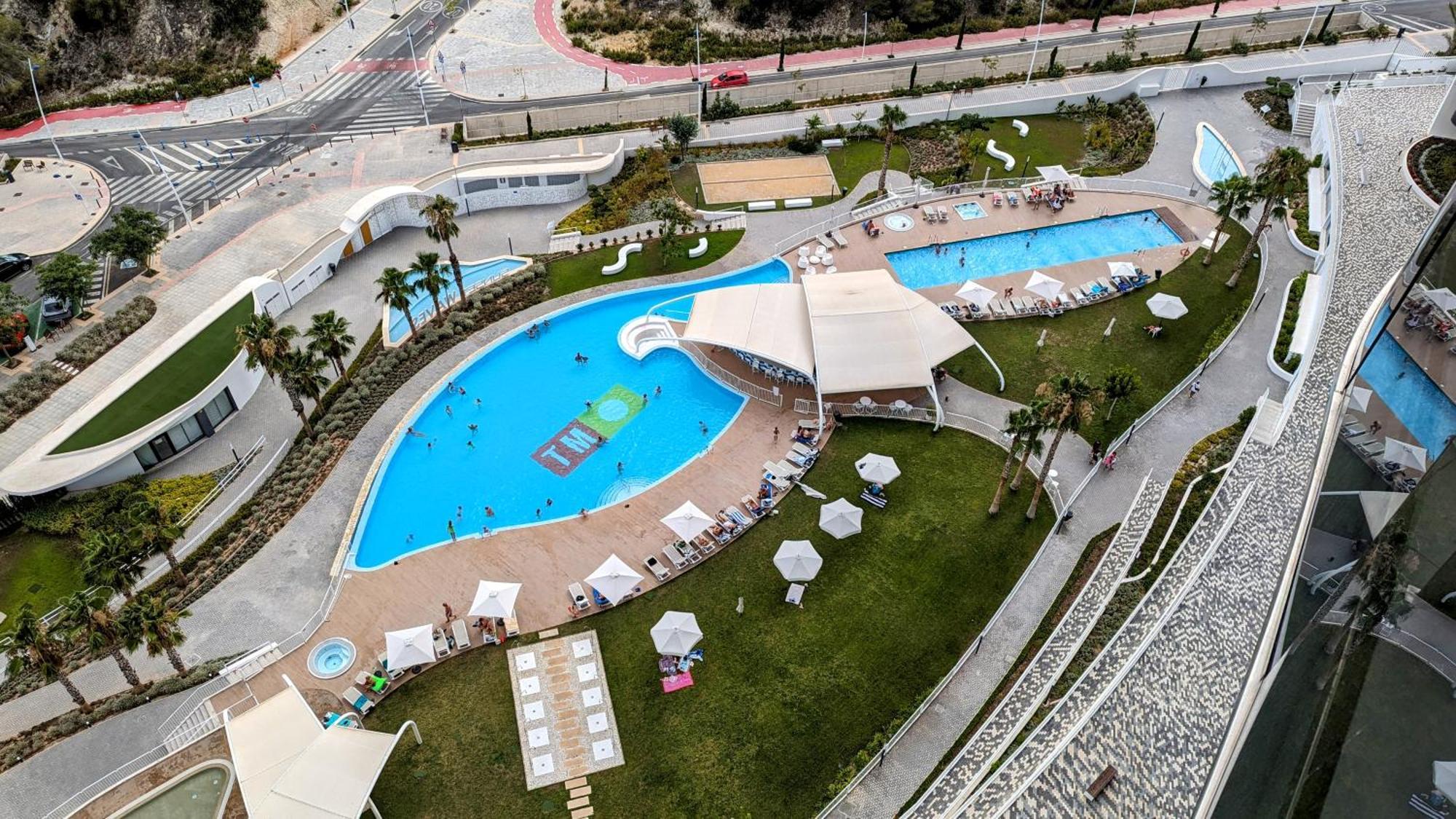 Sunset Waves Sea View Apartments بينايدورم المظهر الخارجي الصورة